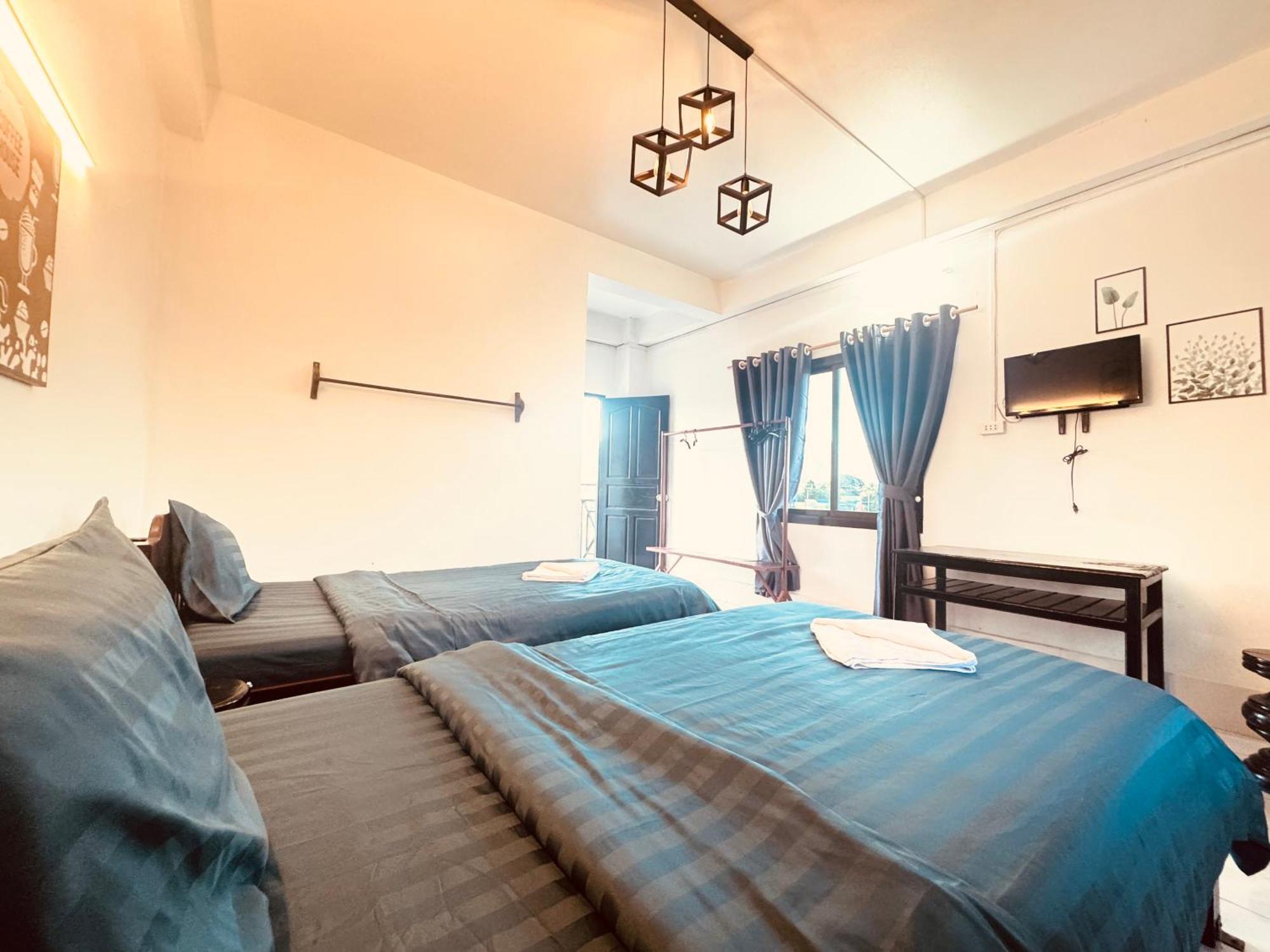 Vang Vieng Backpackers Hostel Exterior photo