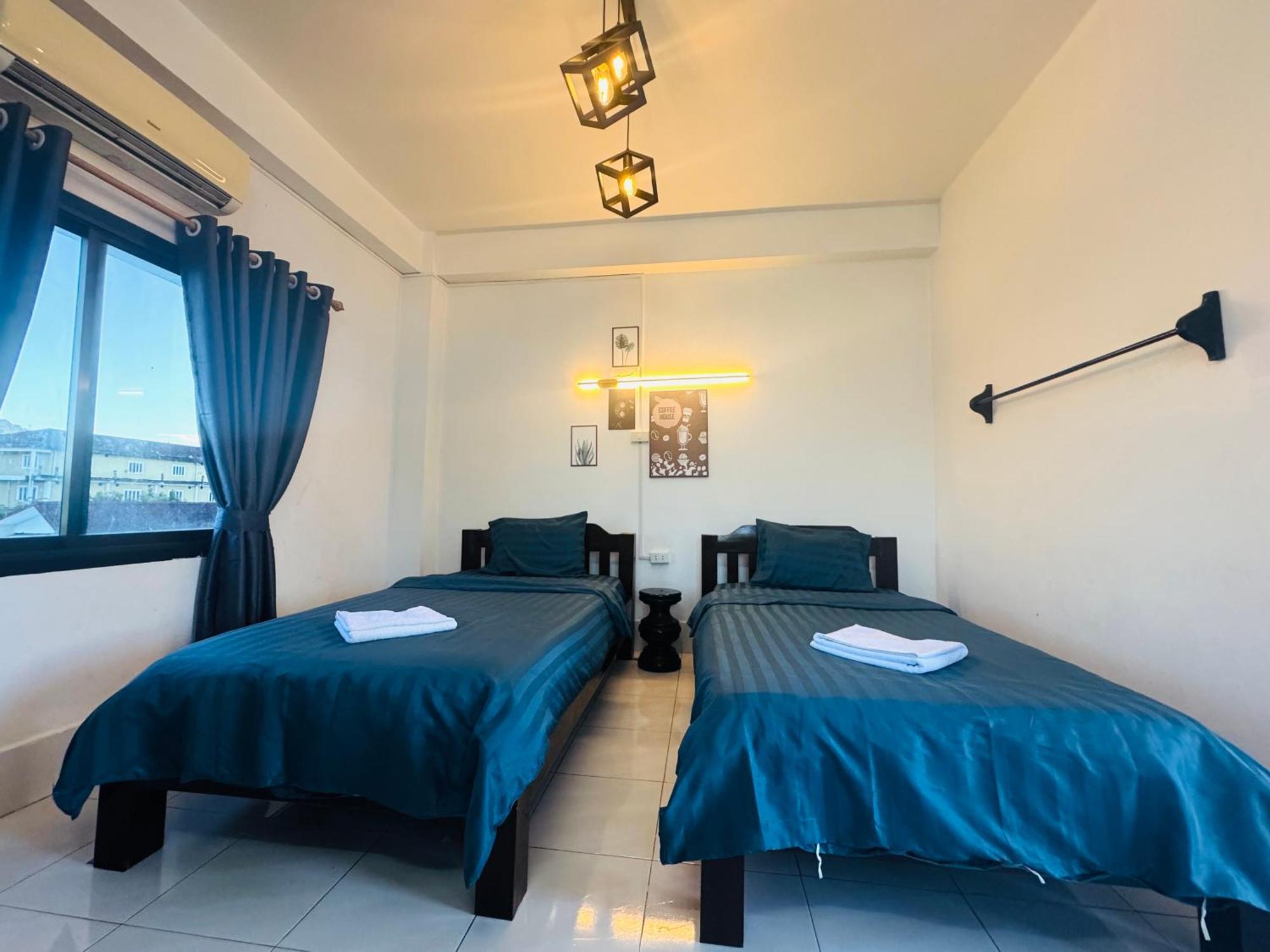 Vang Vieng Backpackers Hostel Exterior photo