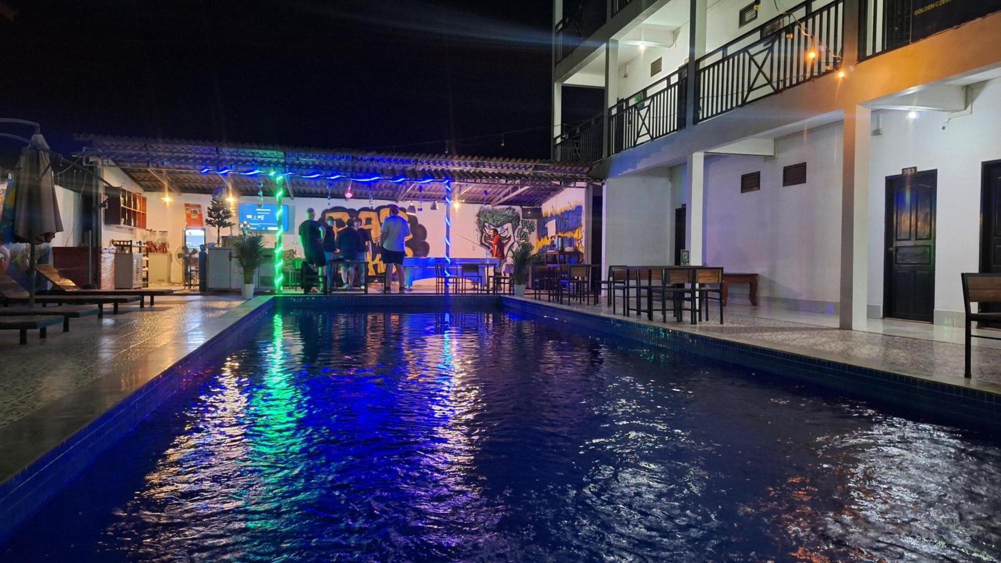 Vang Vieng Backpackers Hostel Exterior photo