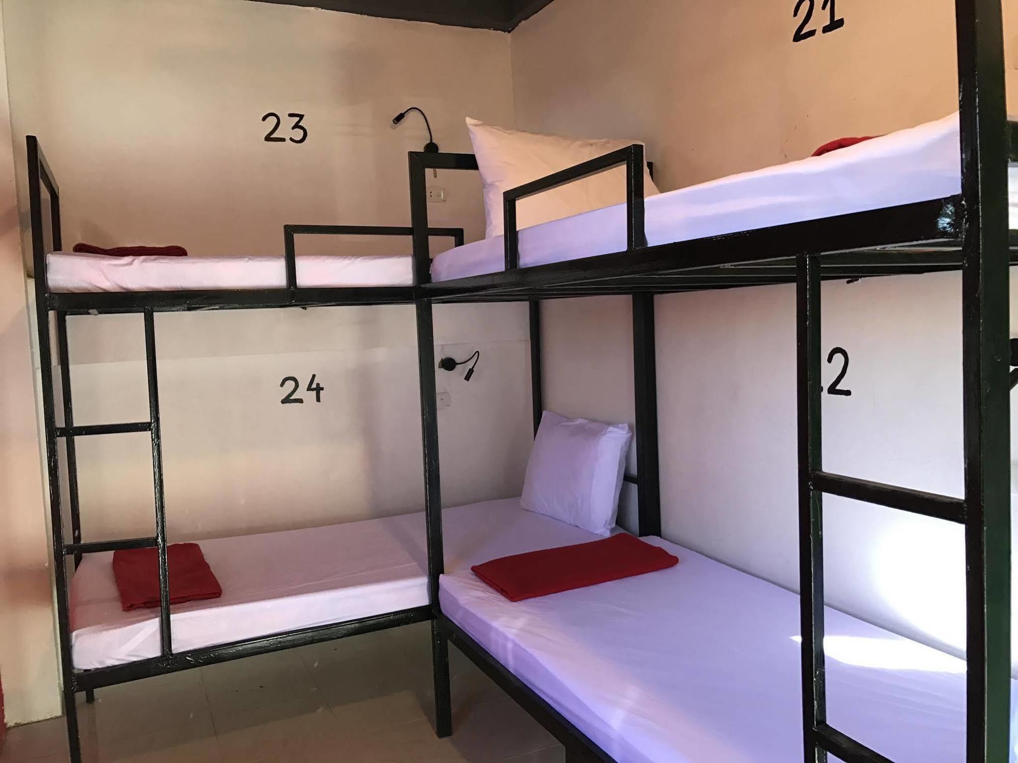 Vang Vieng Backpackers Hostel Exterior photo